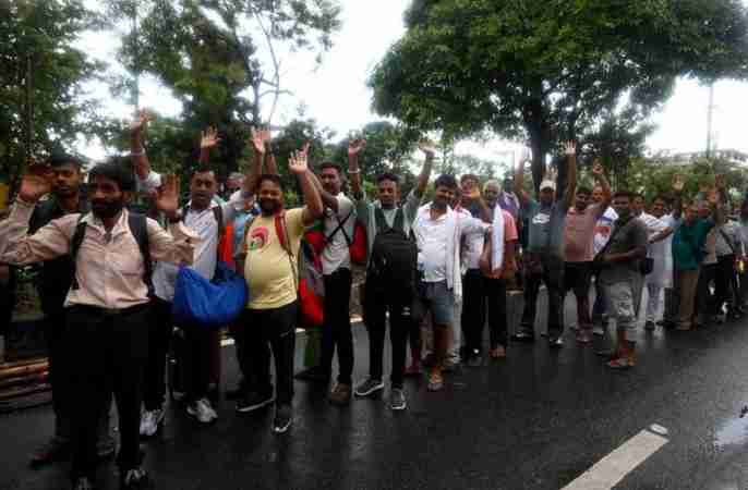 AMARNATH YATRA:查mu中心的象征分发 - 一个顺利的开端?